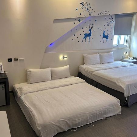Galaxia Business Hotel Taichung Exterior foto