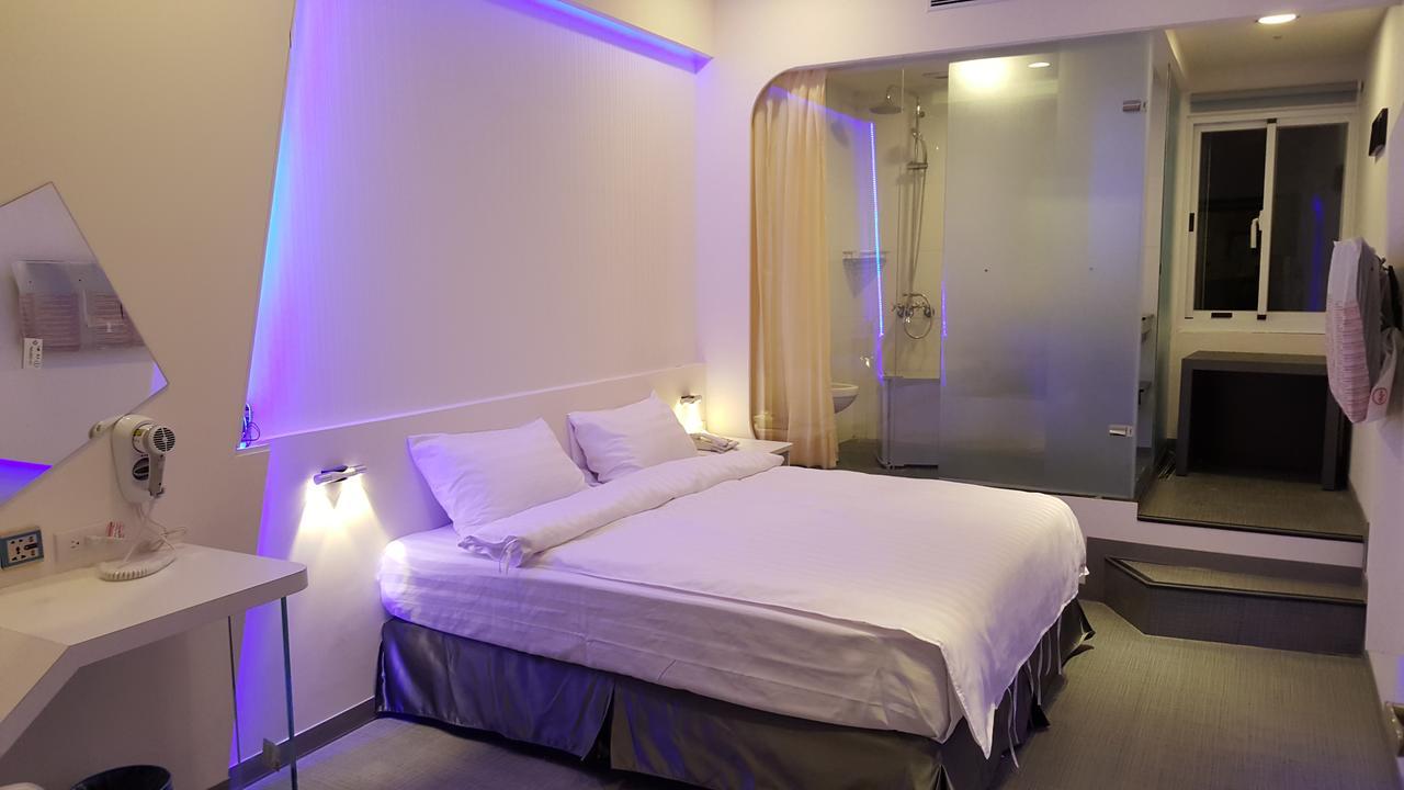 Galaxia Business Hotel Taichung Exterior foto
