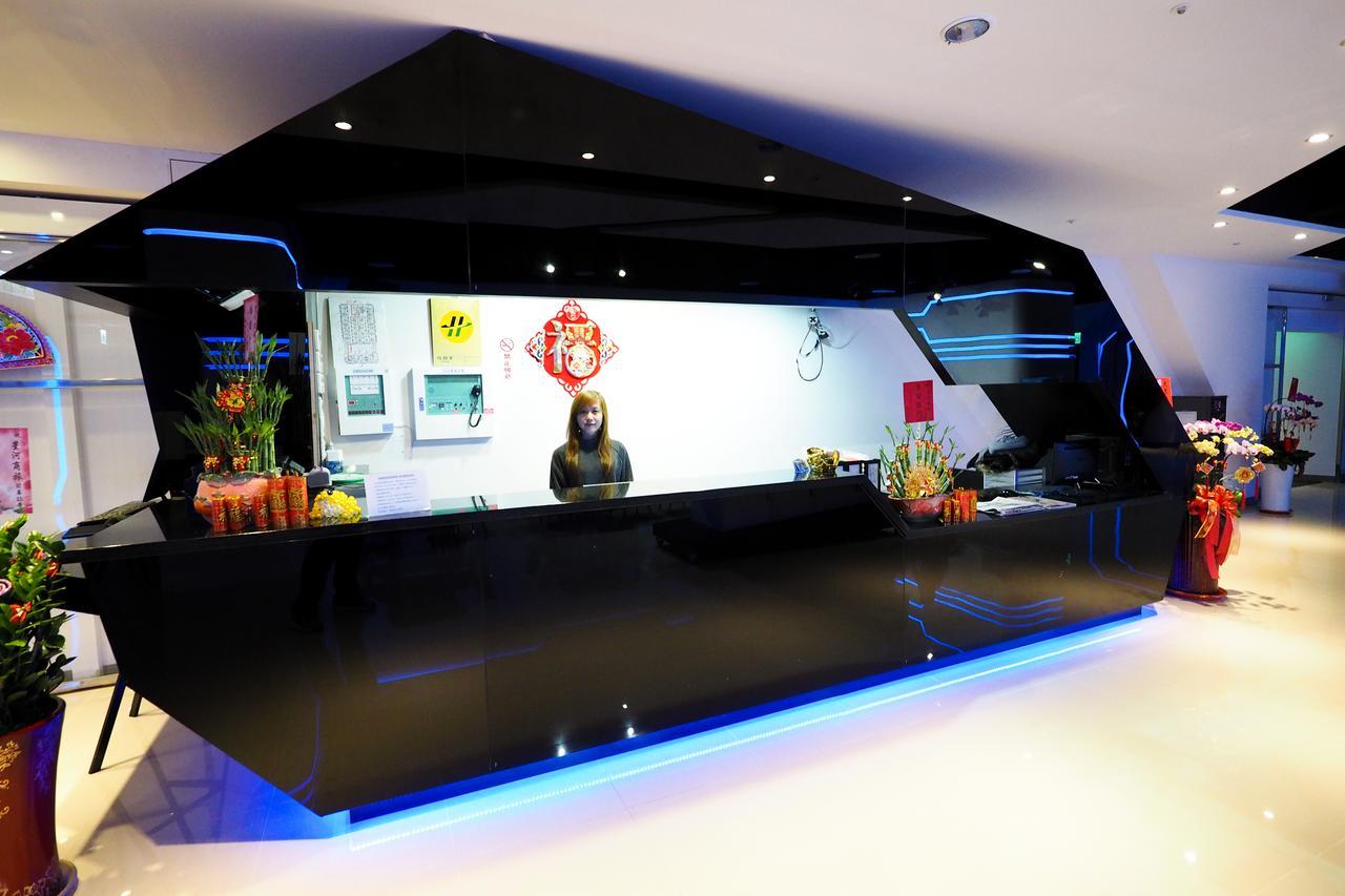 Galaxia Business Hotel Taichung Exterior foto