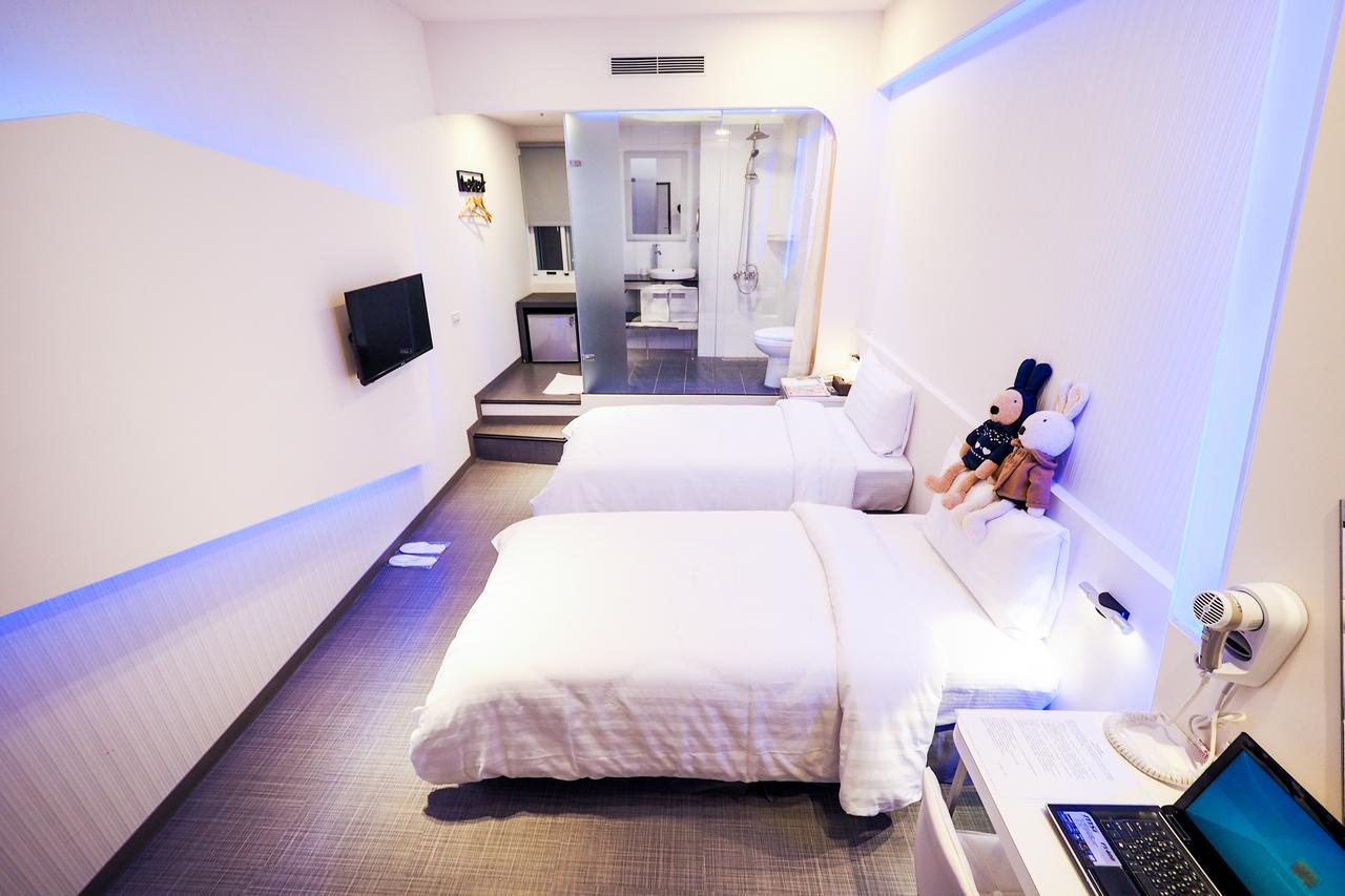 Galaxia Business Hotel Taichung Exterior foto