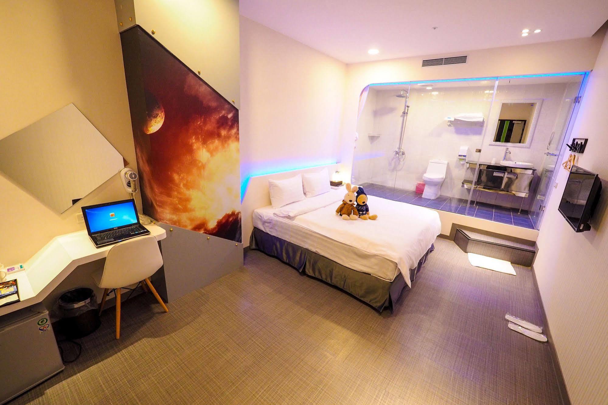 Galaxia Business Hotel Taichung Exterior foto