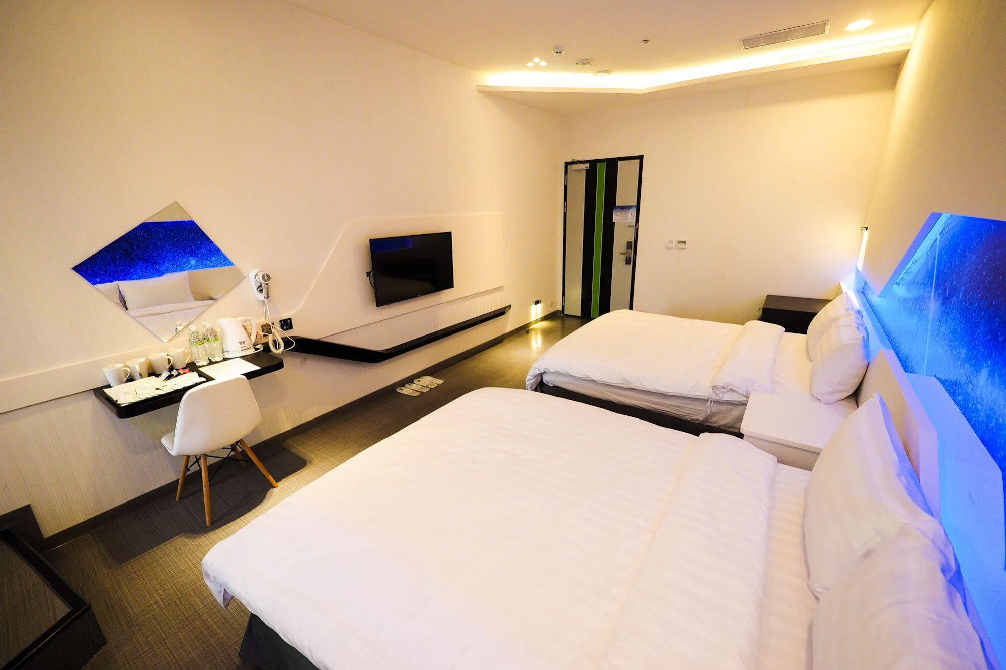 Galaxia Business Hotel Taichung Exterior foto