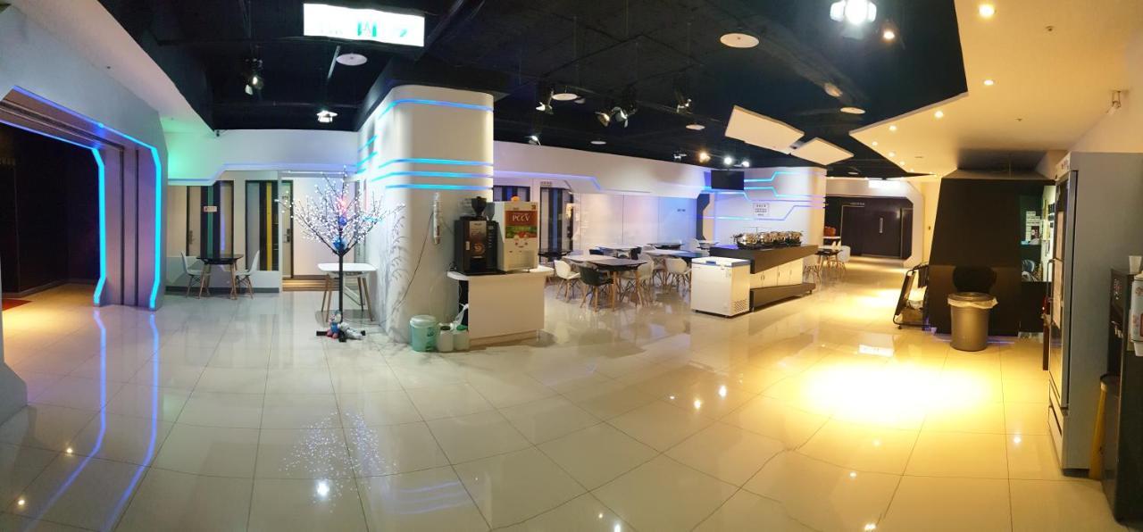 Galaxia Business Hotel Taichung Exterior foto